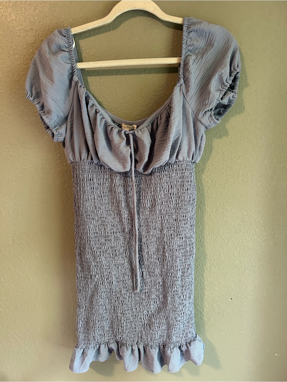 Blue mini dress with ruffles and tie detail, size L #minidress #ruffles